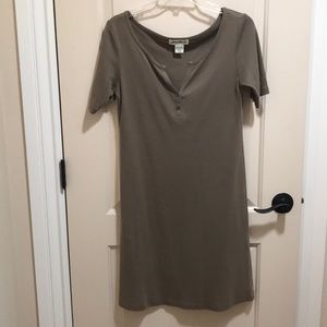 Short sleeve 100% cotton mid length